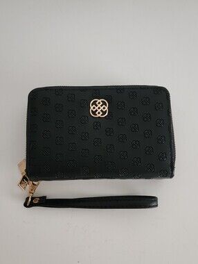 Daisy Fuentes Black Single Zip Wallet